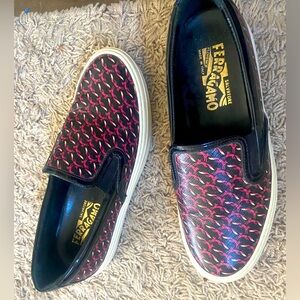 Authentic Salvatore Ferragamo Saffiano Leather fox loafers size 6